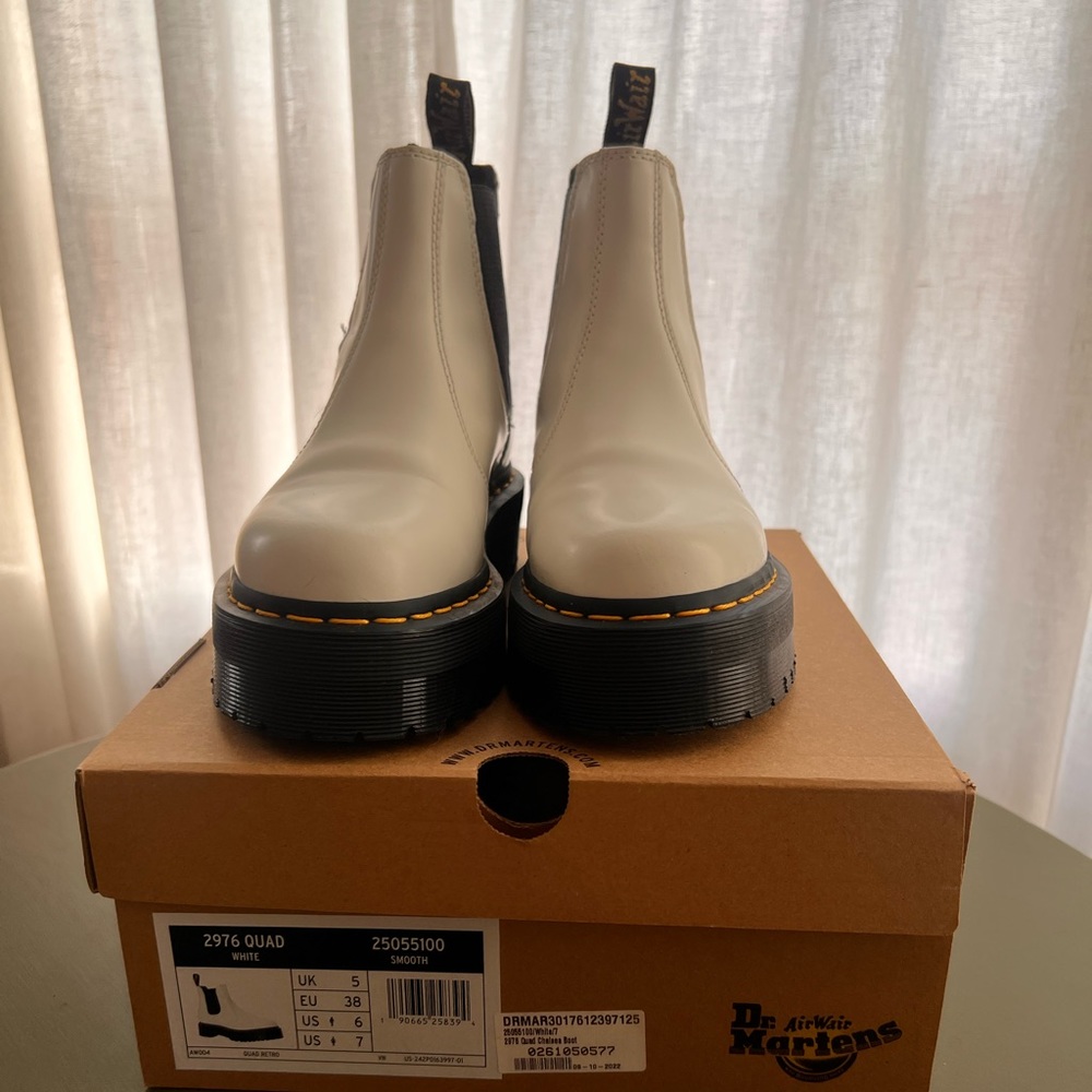 Dr. Martens 2976 Quad Chelsea Boot